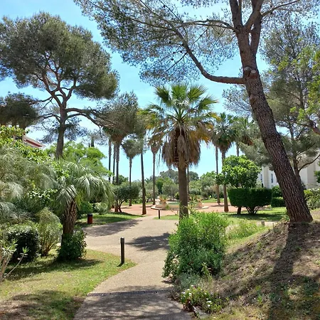 Апартаменты Les Calanques Du Parc Фрежюс