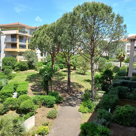 Les Calanques Du Parc Frejus